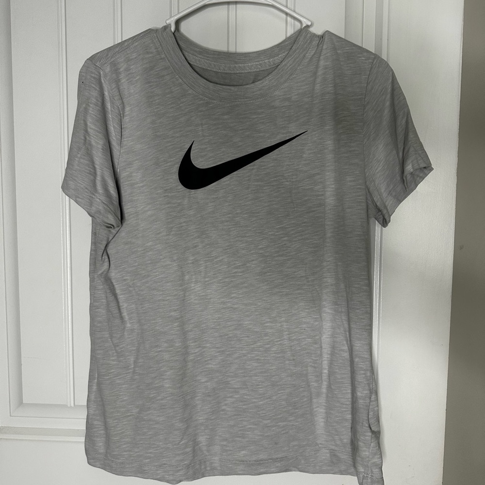 Women’s Nike dri fit tshirt